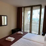 Perfect Sea And Pool View Marina 巴尔奇克