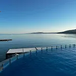 Perfect Sea And Pool View Marina *