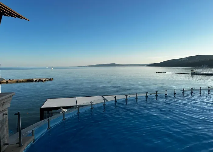 Perfect Sea And Pool View Marina *